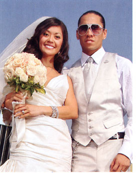 Illustration for article titled Bride's Head Visited: Grading The Wide World Of Wedding Mags